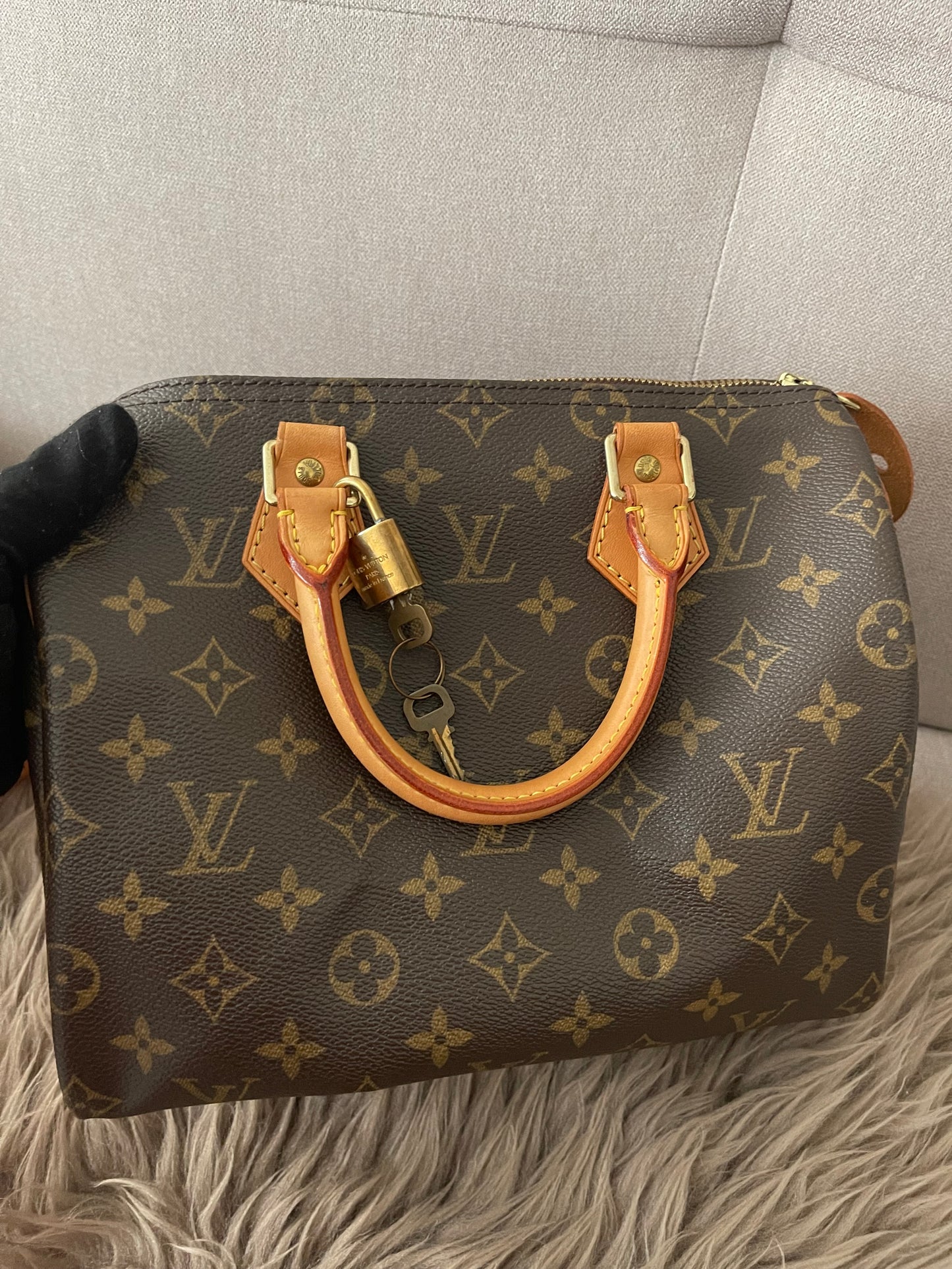 Preloved Authentic Louis Vuitton Speedy 25