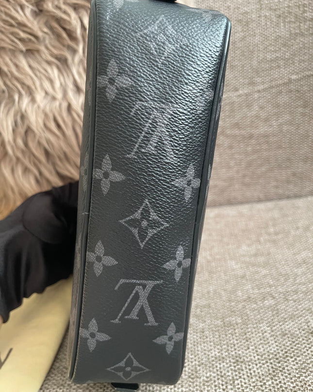 Preloved Authentic Louis Vuitton Monogram Eclipse Toiletry Pouch 25