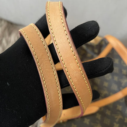 Preloved Authentic Rank B- Louis Vuitton Pre-Owned 2004 GM monogram bucket bag