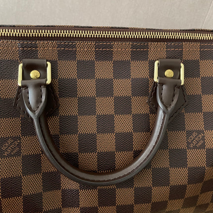 Preloved Authentic Louis Vuitton Speedy 30 handbag in the classic Damier Ebene