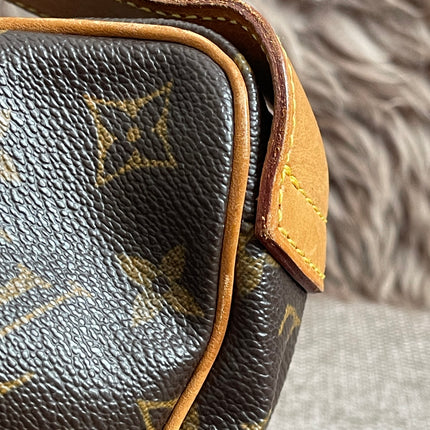 Preloved Authentic Louis Vuitton Croissant MM