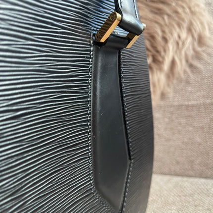 Preloved Authentic Louis Vuitton Epi Leather Sablon Shoulder Bag – Black