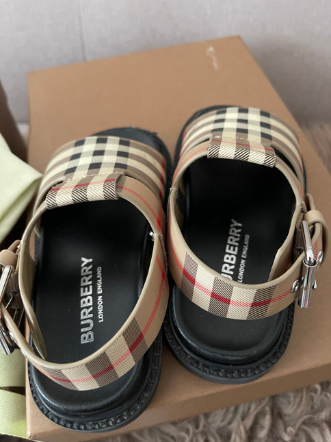 Burberry bundle set kids eur 27-28