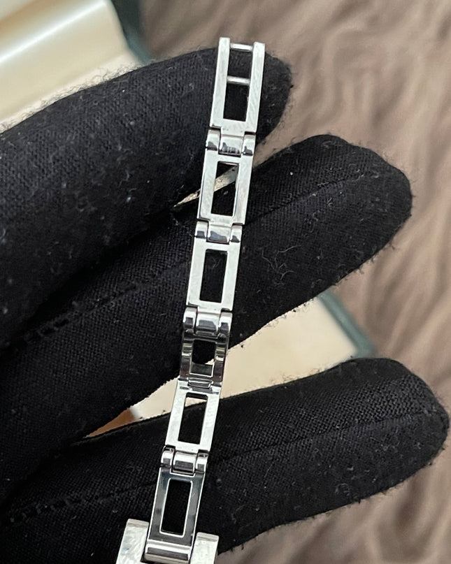 Preloved Authentic RANK AB Gucci Silver Stainless Steel 3900L watch 12 mm