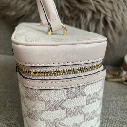 Preloved Authentic Michael Kors Jet Set MD Zip Tote Crossbody in Blush Pink MK Signature