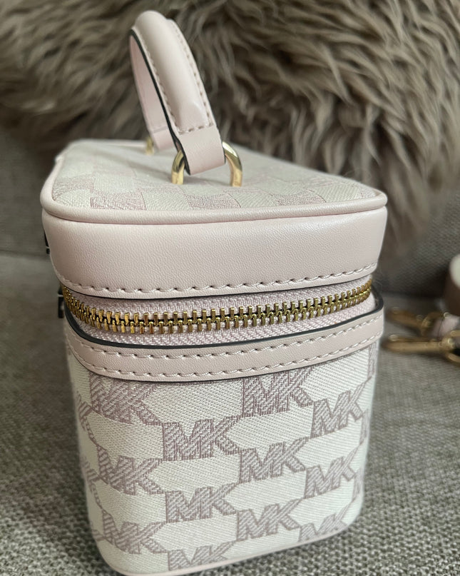 Preloved Authentic Michael Kors Jet Set MD Zip Tote Crossbody in Blush Pink MK Signature