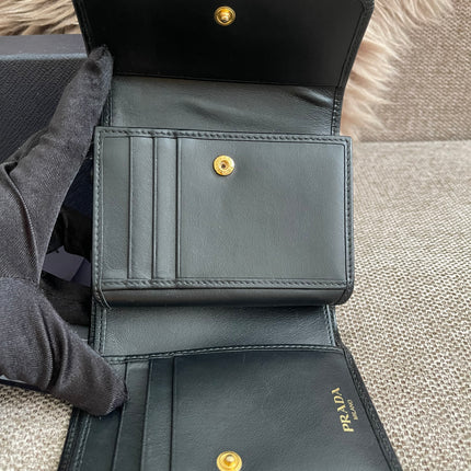 Preloved Authentic Prada Vitello Move Triangle Logo Trifold Wallet – Black