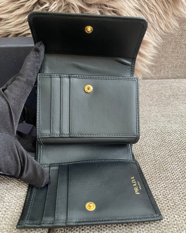 Preloved Authentic Prada Vitello Move Triangle Logo Trifold Wallet – Black