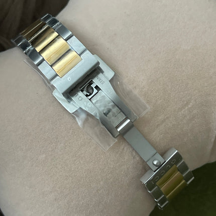 Preloved Authentic UNUSED Gucci G-Timeless YA126596 Women's Wristwatch 27 mm