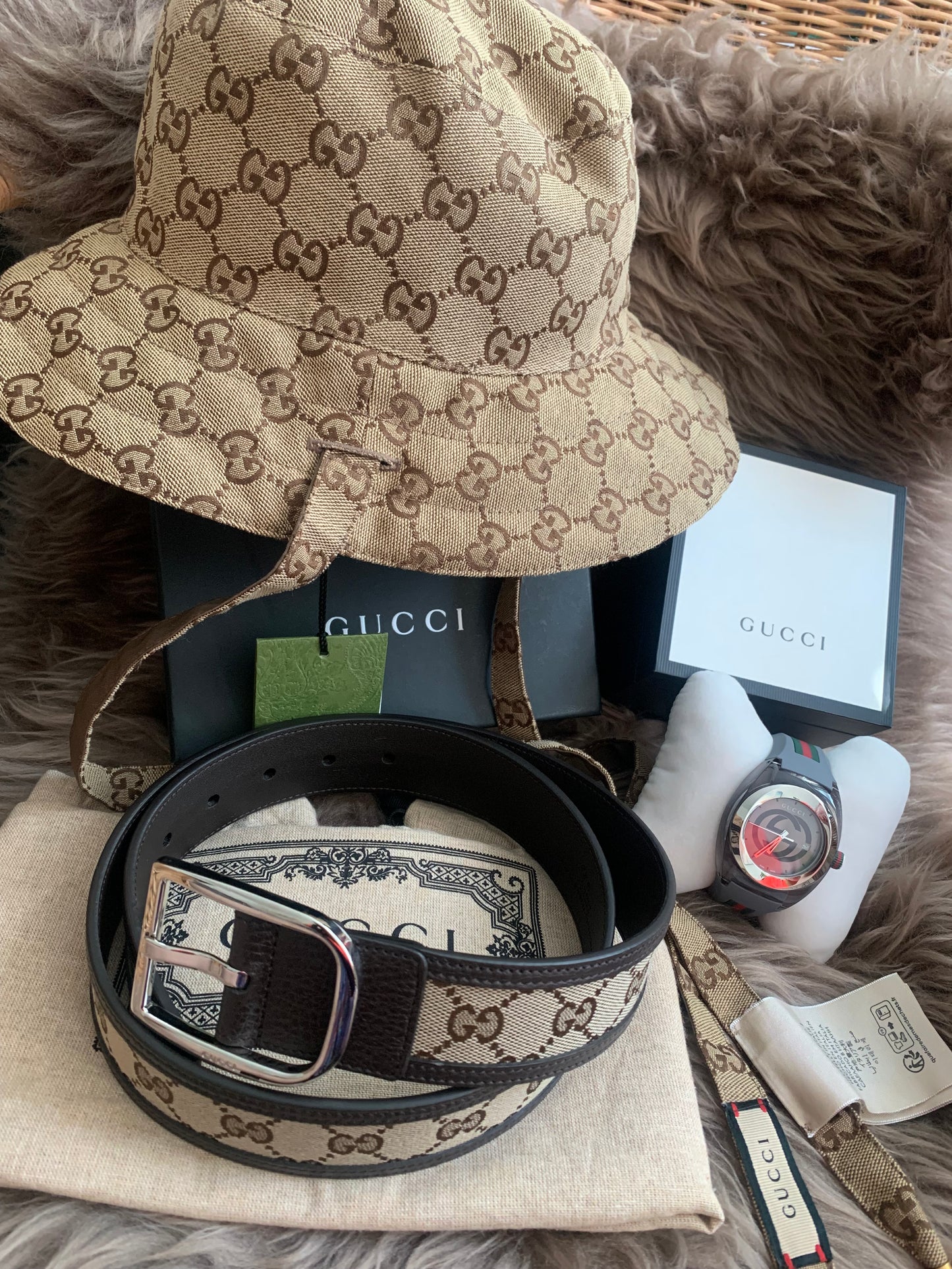 Gucci
Sync Grey Dial and Grey Rubber Strap Unisex Watch 137.1