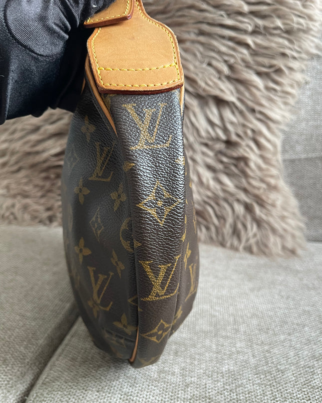 Preloved Authentic Louis Vuitton Croissant MM