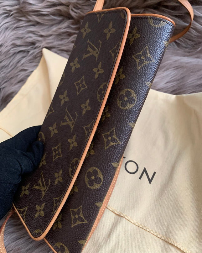 Louis Vuitton
2001 Pochette Twin GM crossbody bag