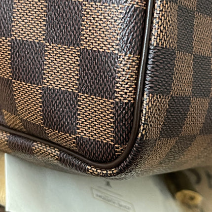Preloved Authentic Louis Vuitton Speedy 30 handbag in the classic Damier Ebene