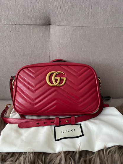 Preloved Authentic Gucci GG Marmont Camera Bag
