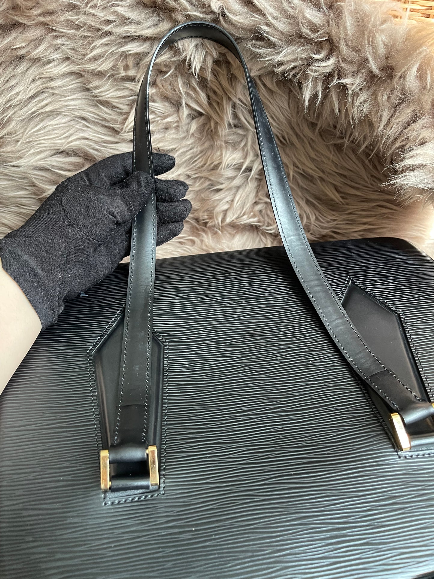 Preloved LOUIS VUITTON Voltaire Epi Leather Shoulder Bag