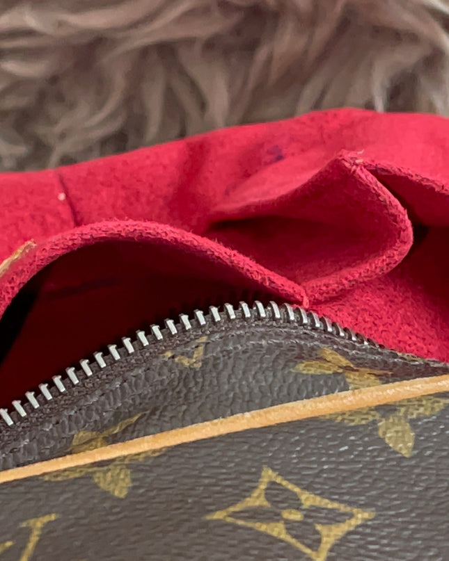 Preloved Authentic Louis Vuitton Croissant MM