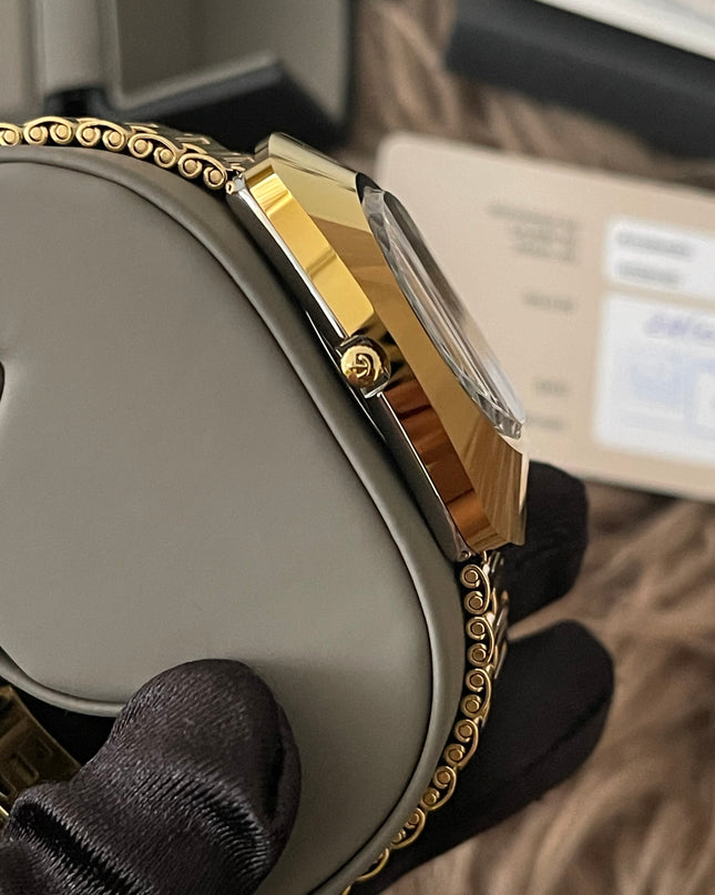 Preloved Authentic RADO
Men's Diastar Original Quartz