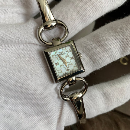 Gucci Tornavoni Women's Watch, 0.7 inch (18 mm), Quartz, White Pearl YA120517