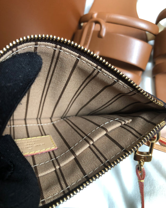 Preloved Louis Vuitton Monogram Neverfull Pouch