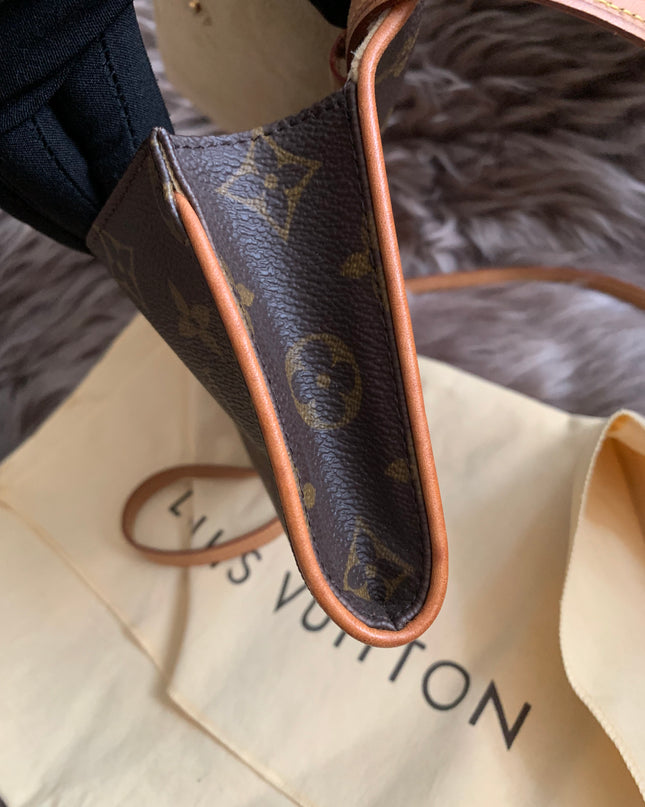 Louis Vuitton
2001 Pochette Twin GM crossbody bag