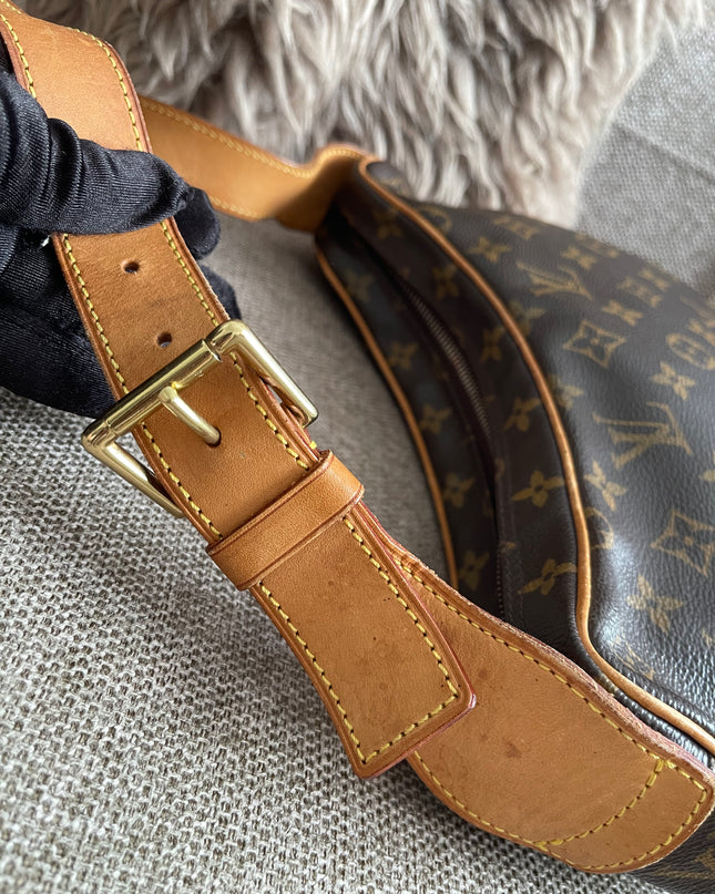 Preloved Authentic Louis Vuitton Croissant MM