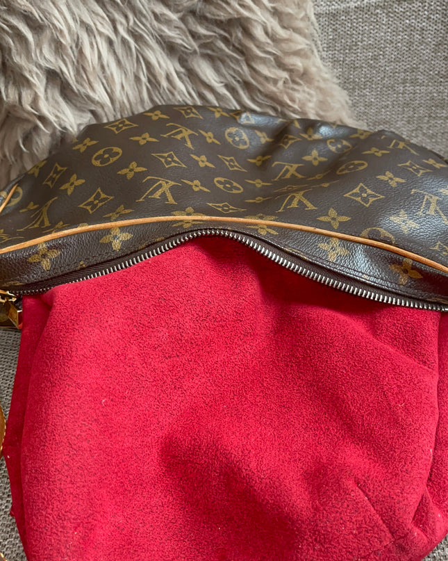 Preloved Authentic Louis Vuitton Croissant MM