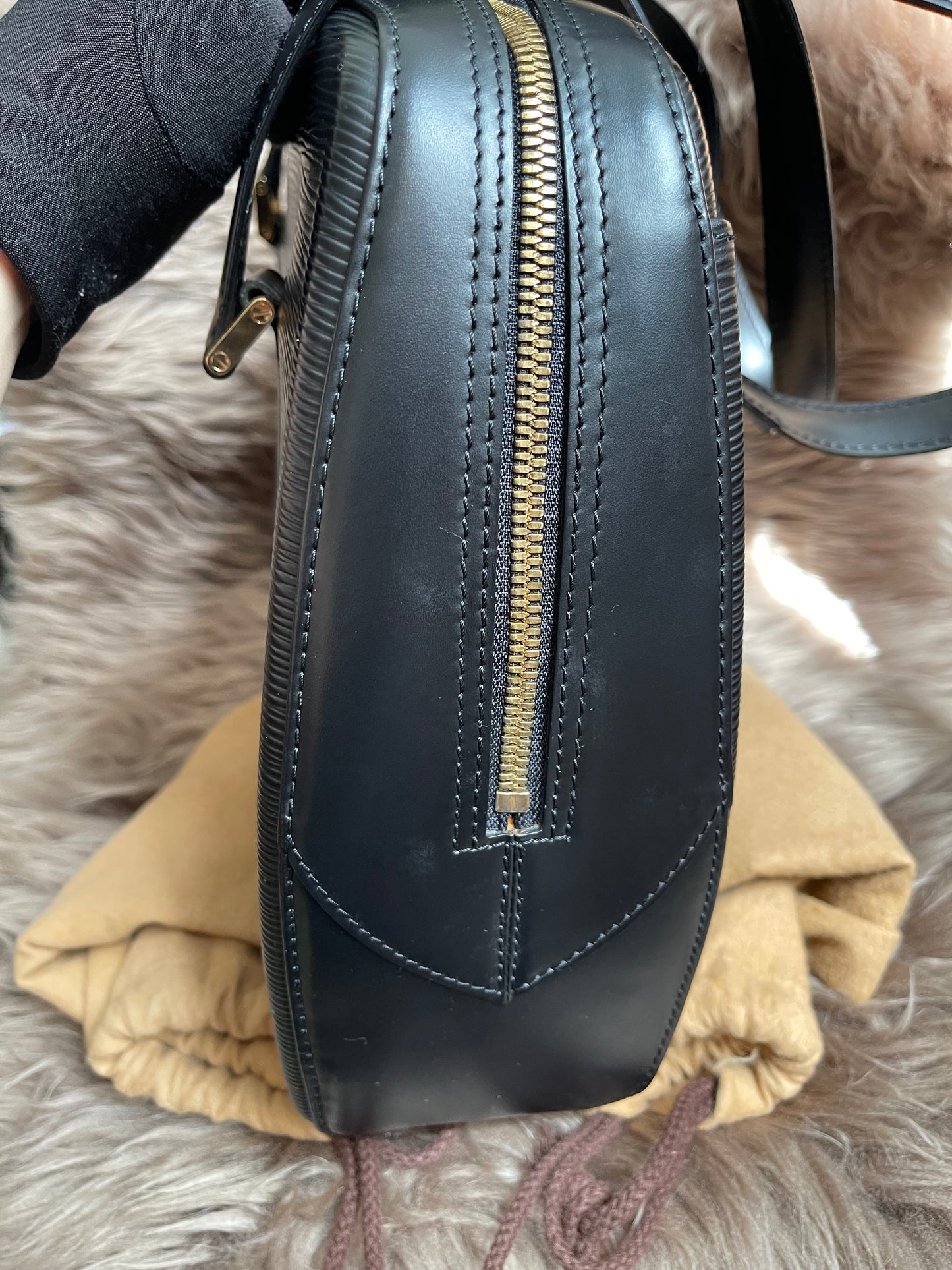 Preloved LOUIS VUITTON Voltaire Epi Leather Shoulder Bag