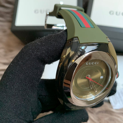 Gucci Sync Green Dial and Grey Rubber Strap Unisex Watch 137.1