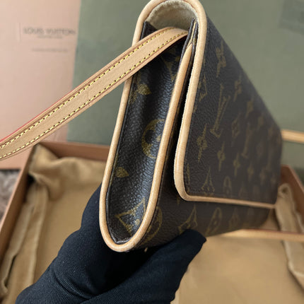 Preloved Authentic Louis Vuitton Monogram Pochette Twin PM cross body bag