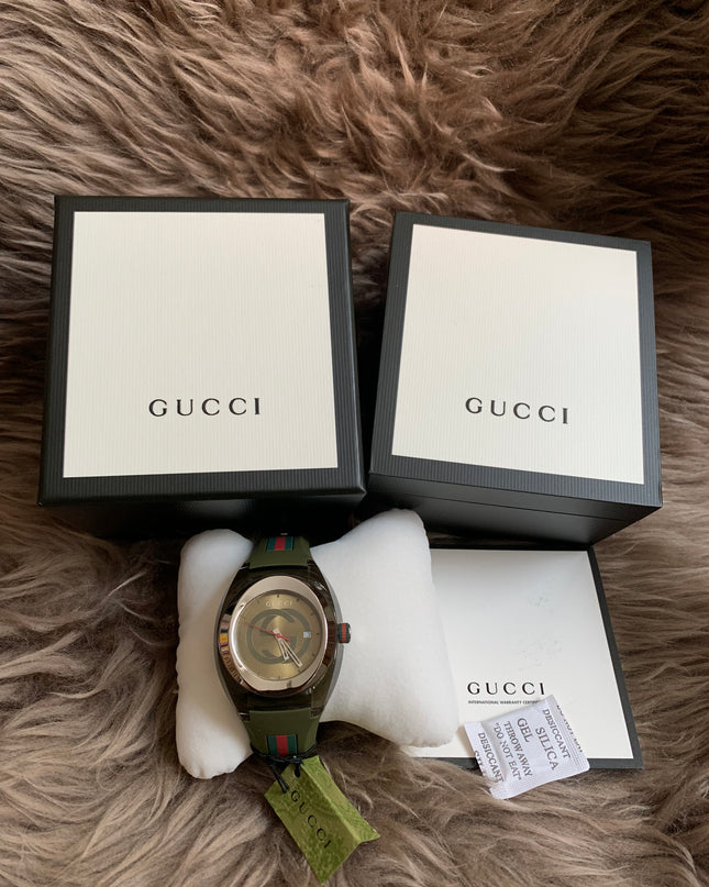 Gucci Sync Green Dial and Grey Rubber Strap Unisex Watch 137.1