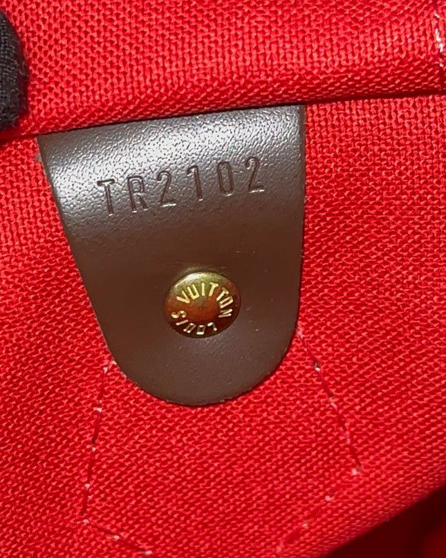 Preloved Authentic Louis Vuitton Speedy 30 handbag in the classic Damier Ebene