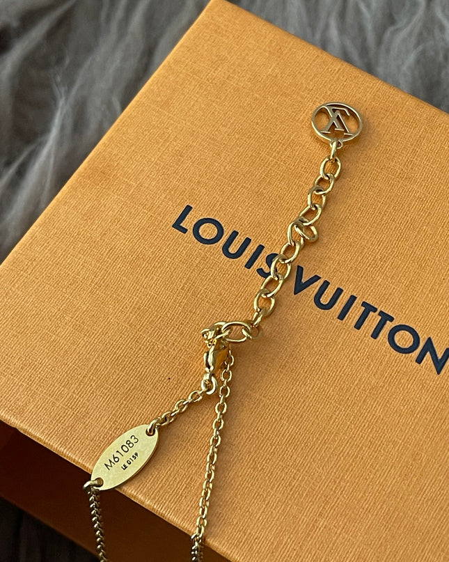 Preloved Authentic Essential V Necklace