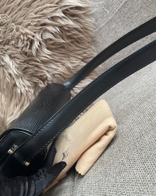 Preloved Authentic Louis Vuitton Epi Buci Crossbody Bag