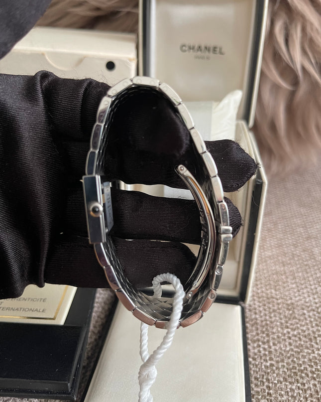Preloved Authentic Chanel Matelassé Bangle Watch – Silver/Black Dial | Full Set