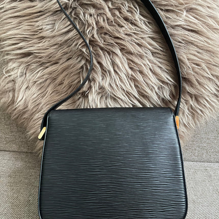 Preloved Authentic Louis Vuitton Epi Buci Crossbody Bag