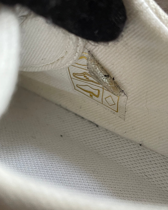 Preloved Authentic Celine Alan Sneaker with Triomphe in Canvas Off-White