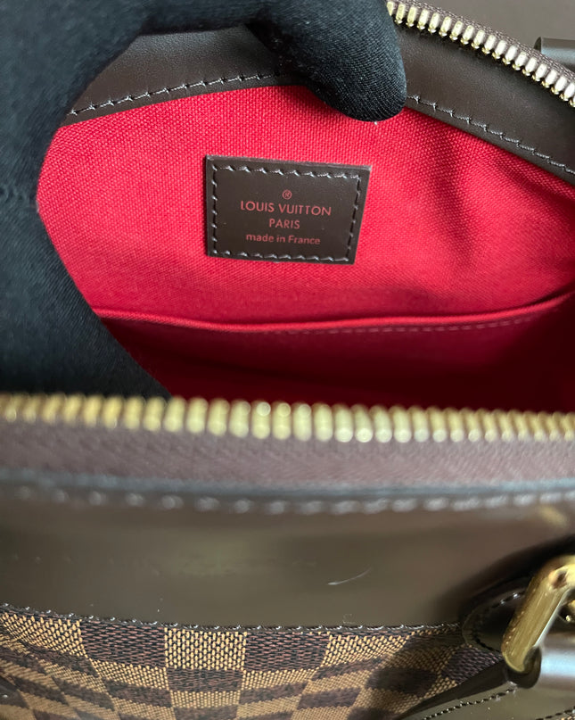 Preloved Louis Vuitton Pre-Owned
2012 Verona PM shoulder bag w/provided strap