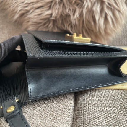 Preloved Authentic Louis Vuitton Epi Leather Sellier Dragonne Clutch – Black (Noir)