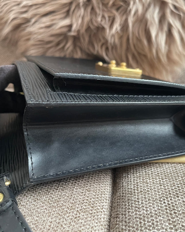Preloved Authentic Louis Vuitton Epi Leather Sellier Dragonne Clutch – Black (Noir)