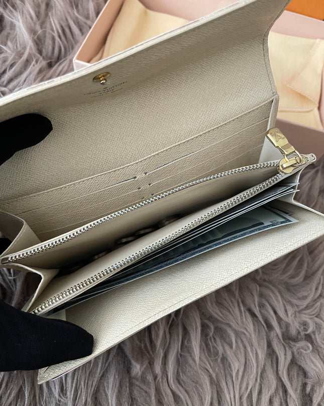 Preloved Authentic Rank B- Louis Vuitton Sarah wallet in the Damier Azur