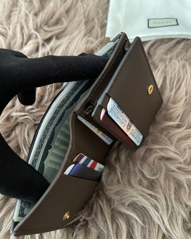 Preloved Authentic GG Supreme Gucci bifold wallet