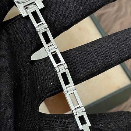 Preloved Authentic RANK AB Gucci Silver Stainless Steel 3900L watch 12 mm