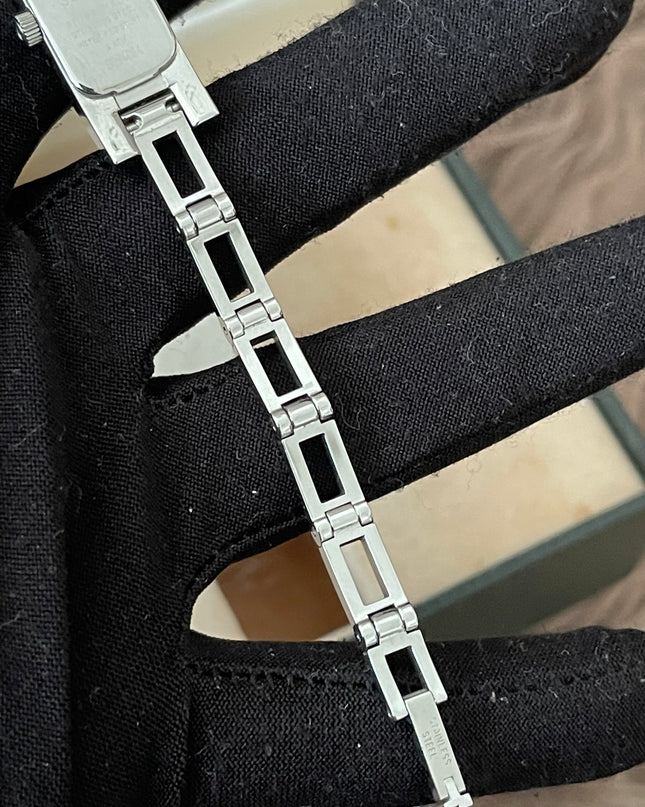 Preloved Authentic RANK AB Gucci Silver Stainless Steel 3900L watch 12 mm