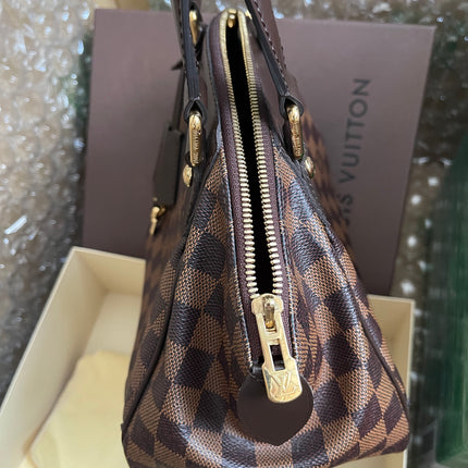 Preloved Louis Vuitton Pre-Owned
2012 Verona PM shoulder bag w/provided strap