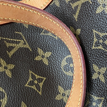 Preloved Authentic Rank B- Louis Vuitton Pre-Owned 2004 GM monogram bucket bag