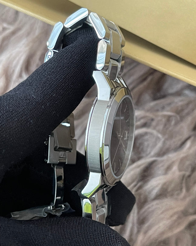 Preloved Authentic Rank N Burberry The City BU9001 stainless steel watch with a black dial.