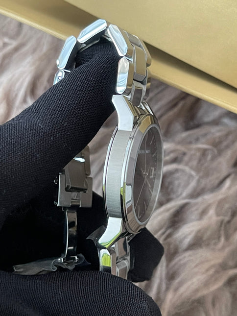 Preloved Authentic Rank N Burberry The City BU9001 stainless steel watch with a black dial.