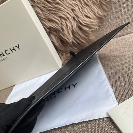 Preloved Authentic Givenchy Antigona Pochette Black Goat Leather