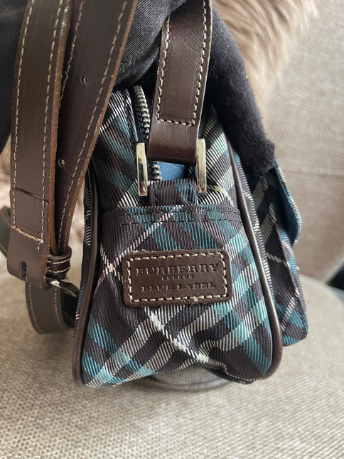 Preloved Authentic Burberry Nova Check Tartan Crossbody Camera Bag