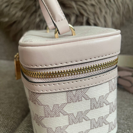 Preloved Authentic Michael Kors Jet Set MD Zip Tote Crossbody in Blush Pink MK Signature